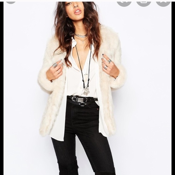 Cream White Faux Fur Collarless Coat - Picture 7 of 8